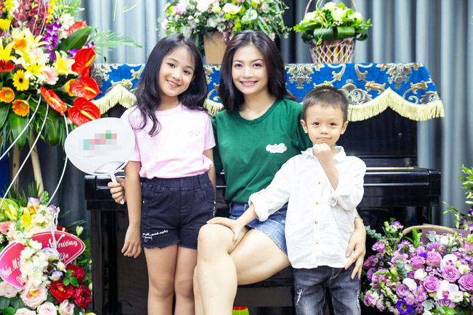 Kiều Anh Phía trước là bầu trời lần đầu khoe con trai 5 tuổi